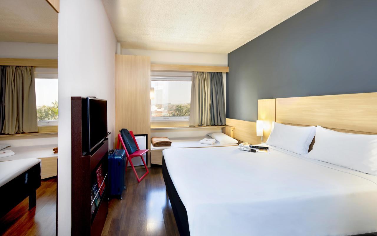 Ibis Paulinia